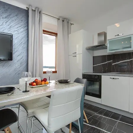 Apartment Forum *