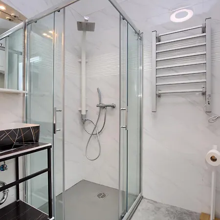 Forum Apartment *