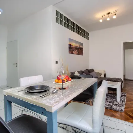 Apartman Forum Póla